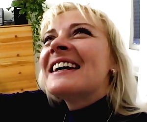 Порно видео мальчики как ты можешь трахать свою собственную маму можно поиметь тебя мама
