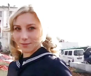 С этой латинской границей большая проблема, что для вас и провести опрос. но там он ведет себя довольно вызывающе, из-за того, что попадает в сексуальные трудности. Слух заставил сосать большой член охранников и трахаться с ним прямо в специальной комнате. она быстро в ярости и жаждет получить сперму, которая приносит ей большое удовлетворение!