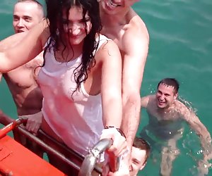 Кастинг женщин порно видео русские подростки трахаются в тайском море тайский нахрен тайский подросток ебать