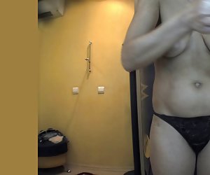 Старинные порно фильмы русские раздевалке 3 шкафчика