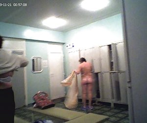 Зрелые порно видео скачать женская раздевалка........ шкафчик